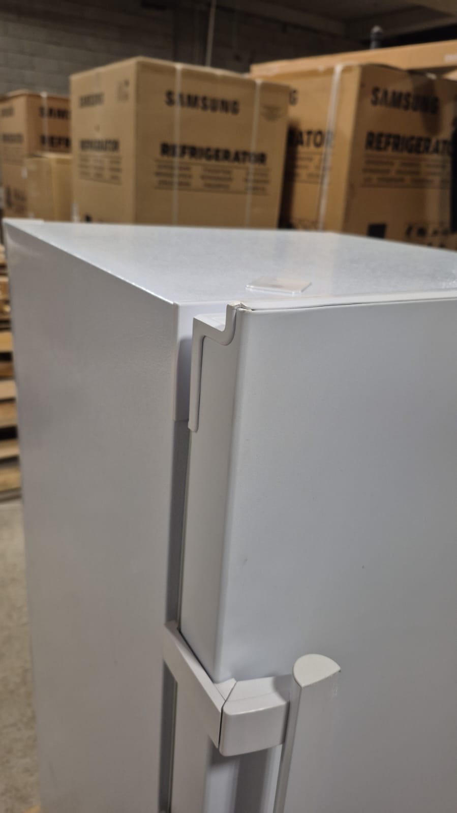 WhatsApp Image 2026-02-26 at 11.35.50 OUTLET94-RZ20DG3001WWTR Samsung RZ20DG3001WWTR 160Lt Tek Kapılı Derin Dondurucu