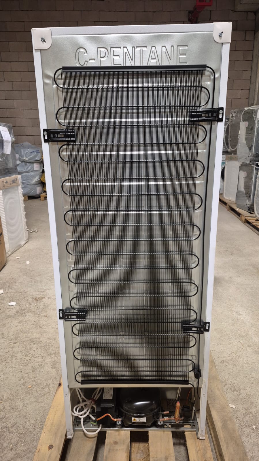 WhatsApp Image 2026-02-26 at 11.36.17 OUTLET94-RZ20DG3001WWTR Samsung RZ20DG3001WWTR 160Lt Tek Kapılı Derin Dondurucu