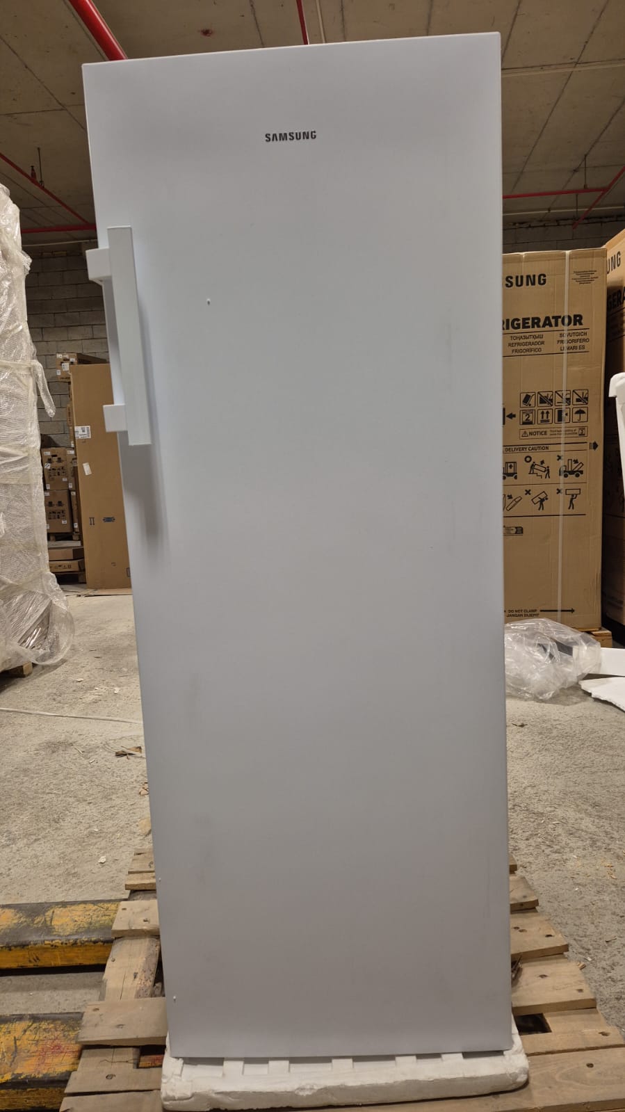 OUTLET95-RZ20DG3001WWTRSamsung RZ20DG3001WWTR  160Lt Tek Kapılı Derin Dondurucu (Kopya)