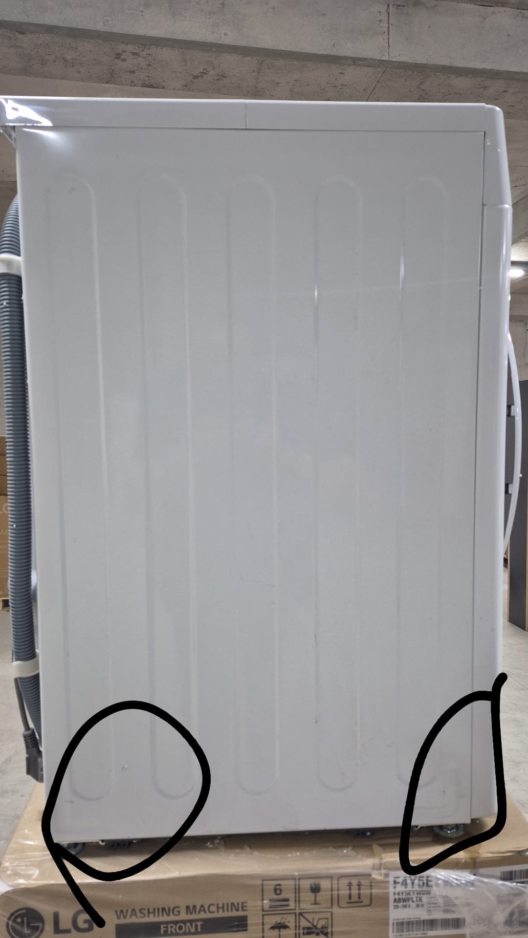 OUTLET113-F4V3VYW3WE LG F4V3VYW3WE 9 kg Yıkama Kapasitesine Sahip 1400 Devir Enerji Sınıfı B Çamaşır Makinesi