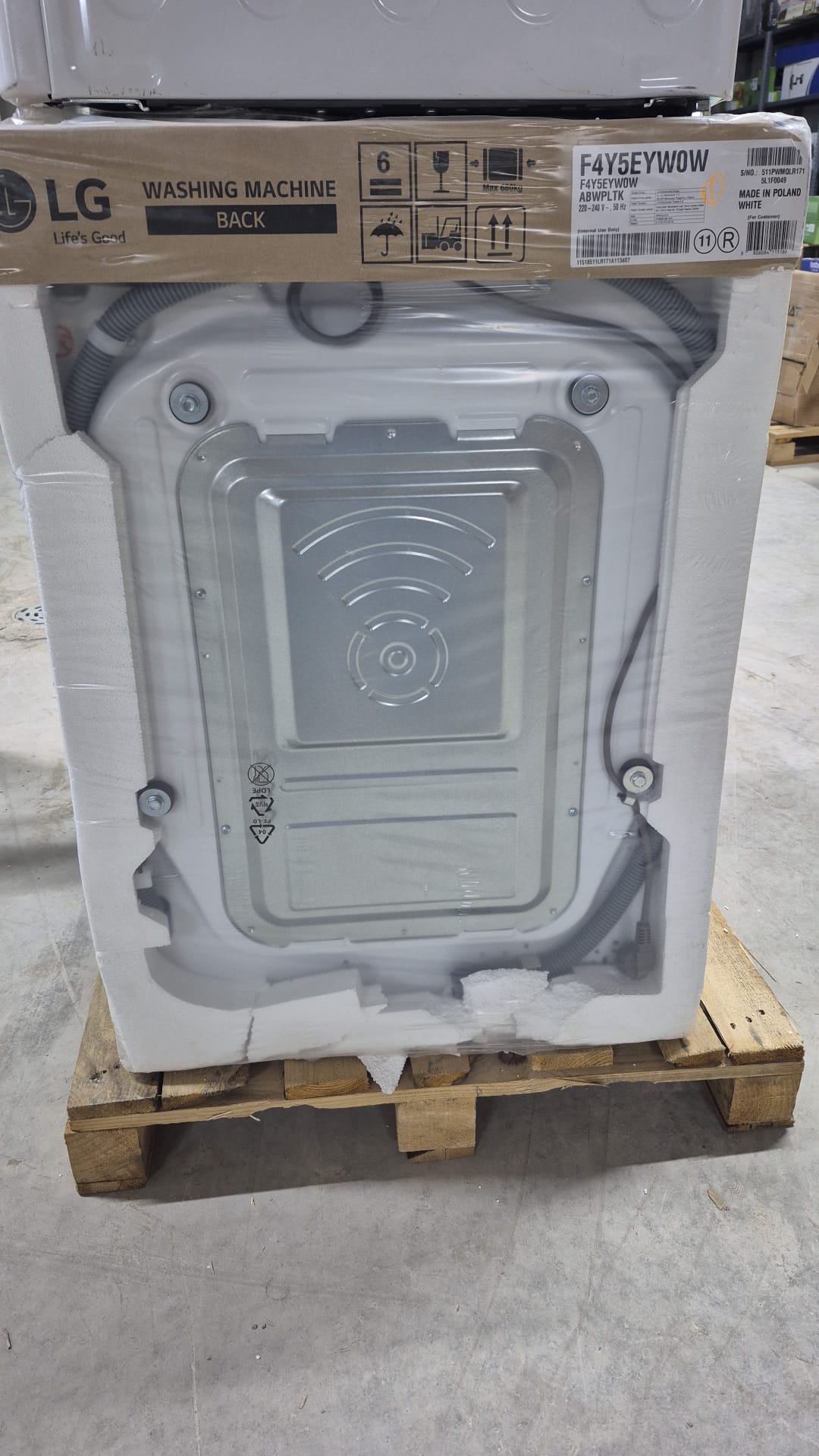 OUTLET114-F4Y5EYW0W LG F4Y5EYW0W Vivace 11 kg 1400 Devir Çamaşır Makinesi