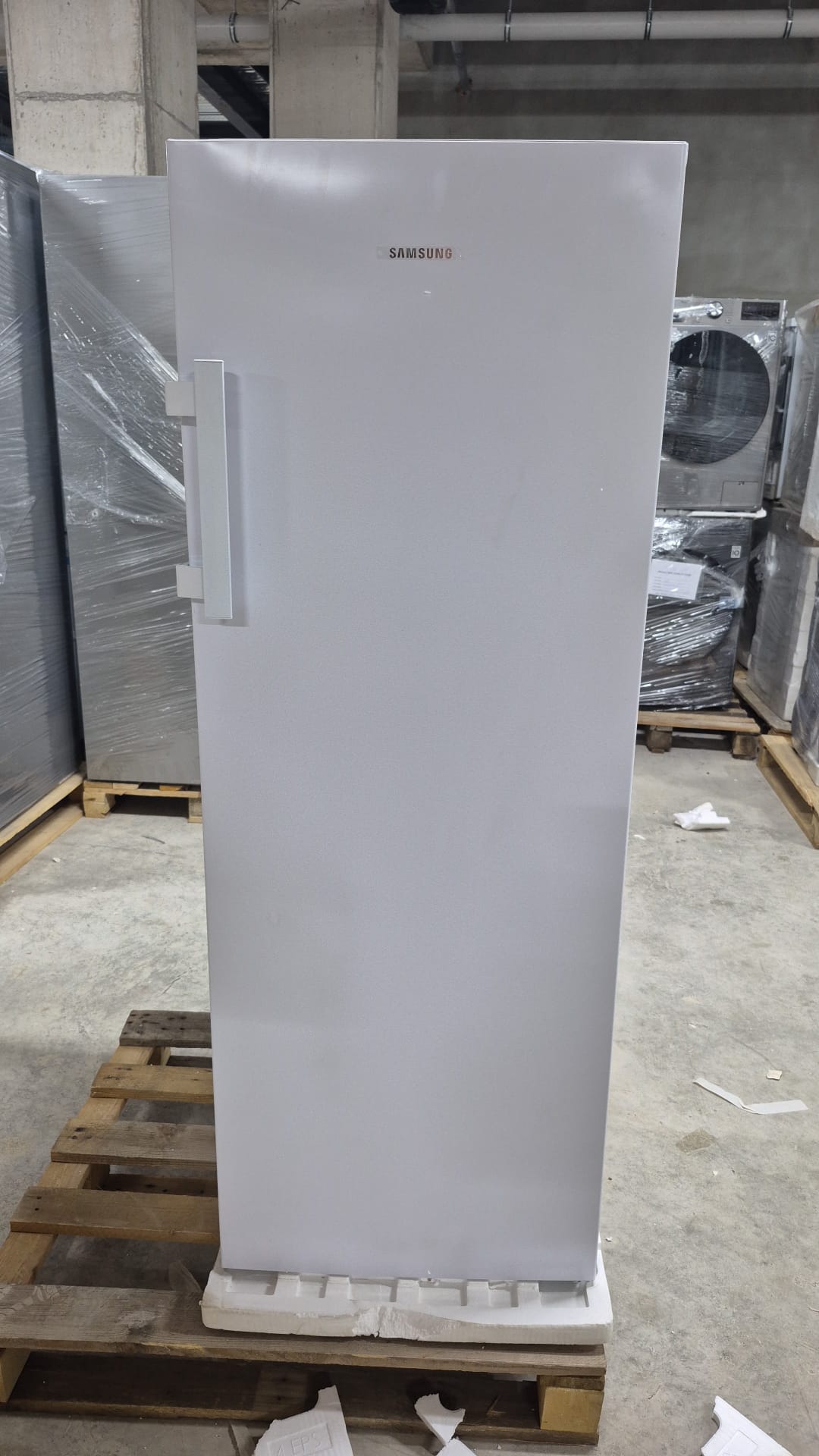 OUTLET133-RZ20DG3001WW Samsung RZ20DG3001WWTR 160 lt Tek Kapılı Derin Dondurucu E Enerji Sınıfı Çekmeceli Tasarım
